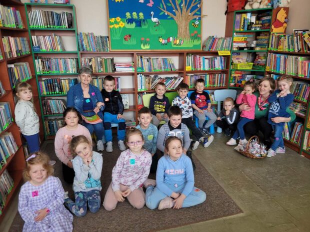 Wizyta przedszkolaków w Bibliotece w Grobli